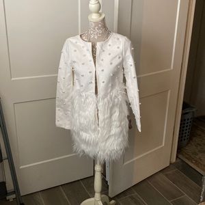 This white jacket would look great with anything.